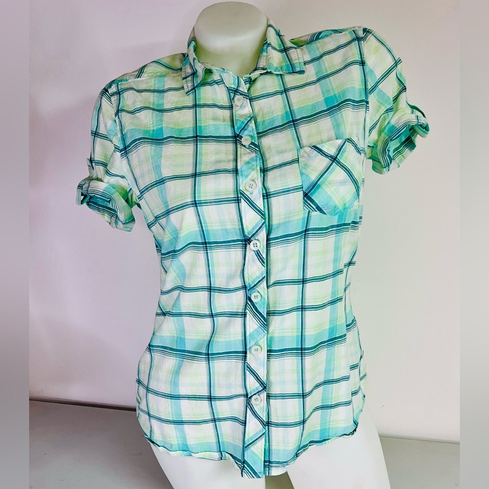 Eddie Bauer Women’s Short Sleeve Button Up Green Plaid Shirt